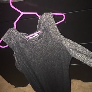 I’m selling a long sleeve grey dress